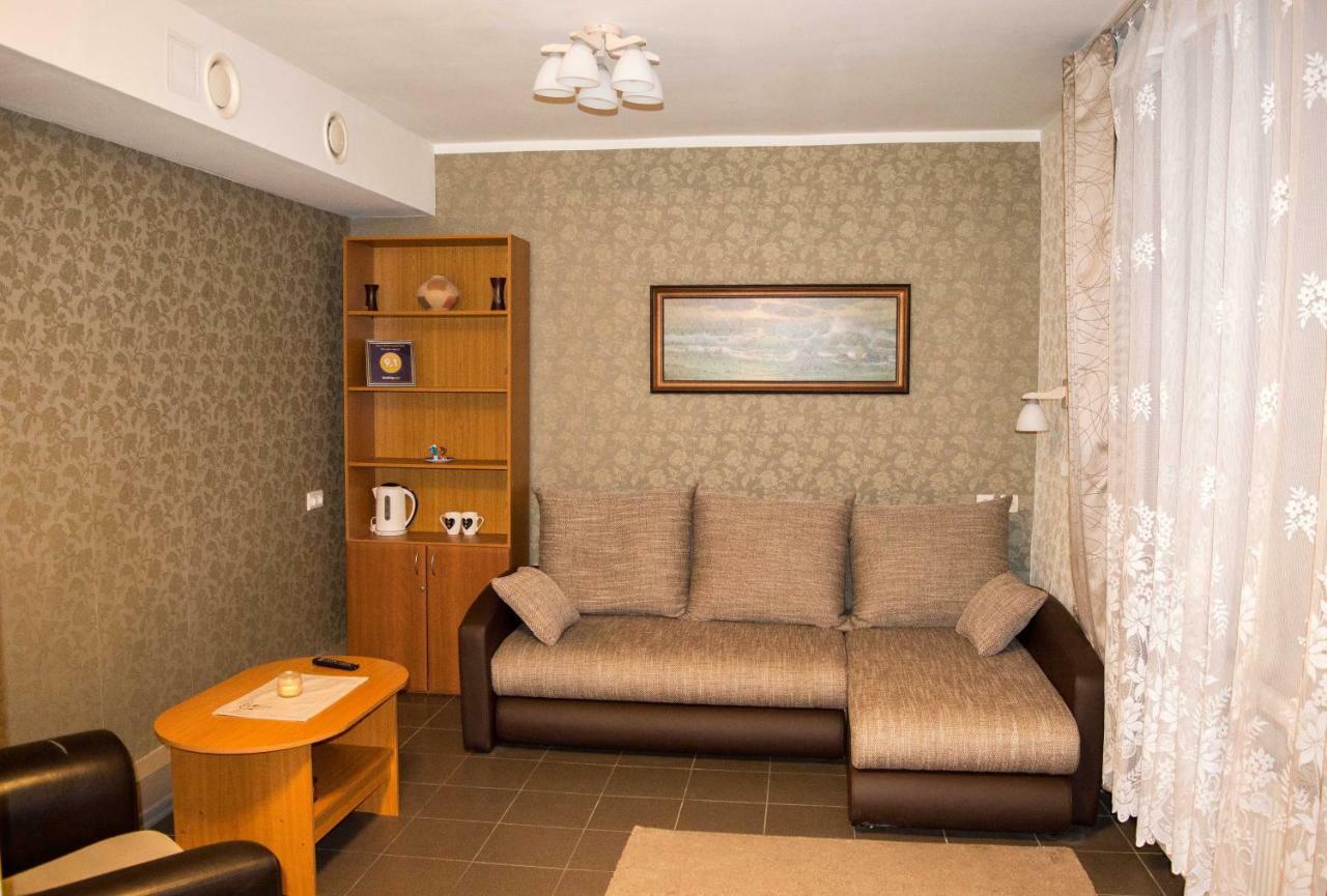 Ohtu Poik Majutus Apartment Parnu Exterior photo
